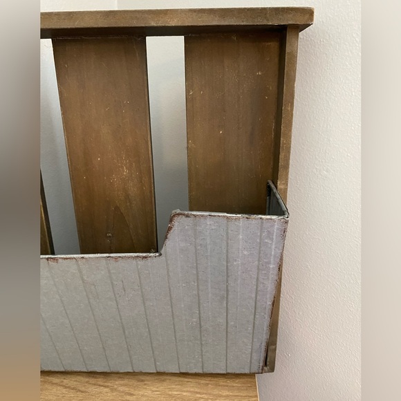 SOLD - Rustic mail holder - Picture 3 of 6